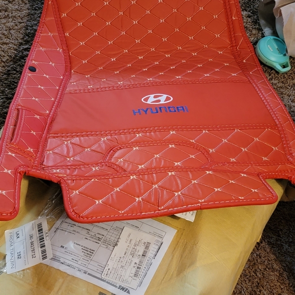 2022 Hyundai Tuscon Sel custom floor mats - Picture 2 of 3